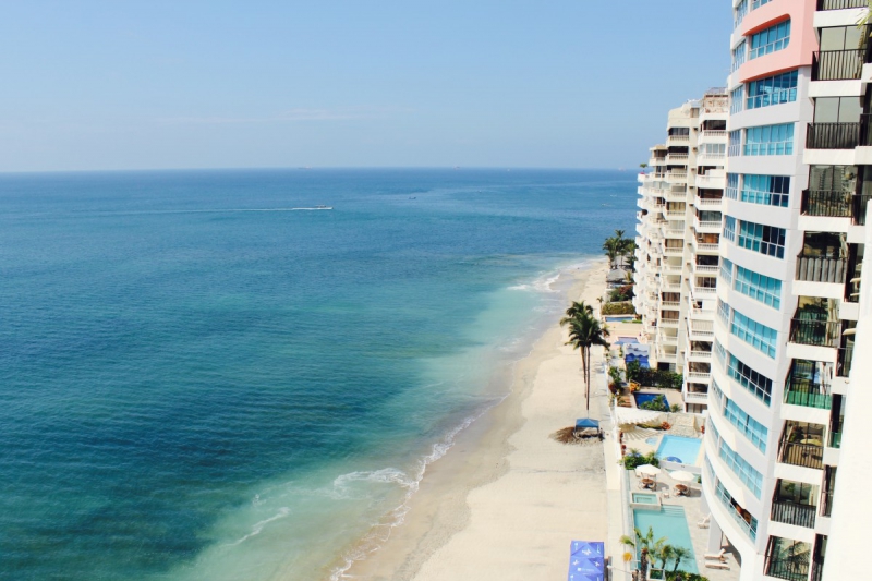 chambre-hote-ST RAPHAEL-min_beach_ocean_shore_hotel_palm_tree-33726